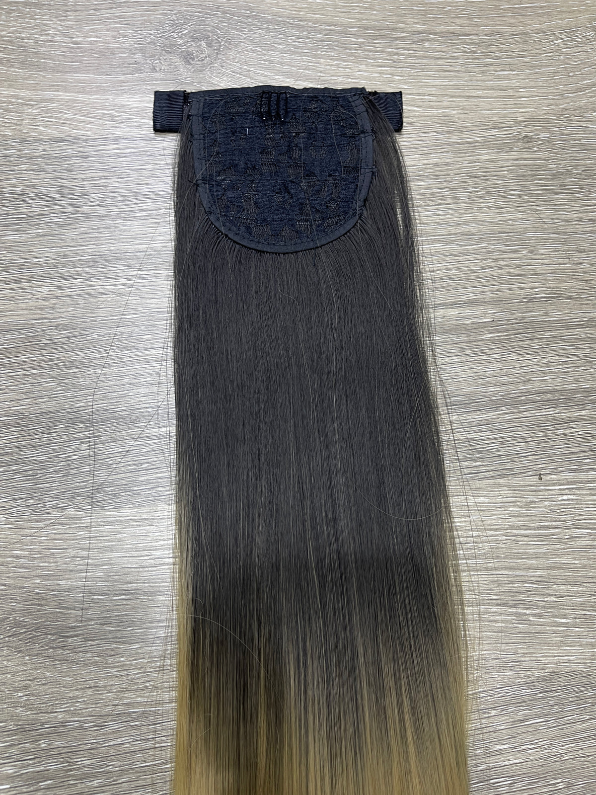 ديل حصان ليس مسطرة - اومبريه - اسود فاتح و أصفر غامق