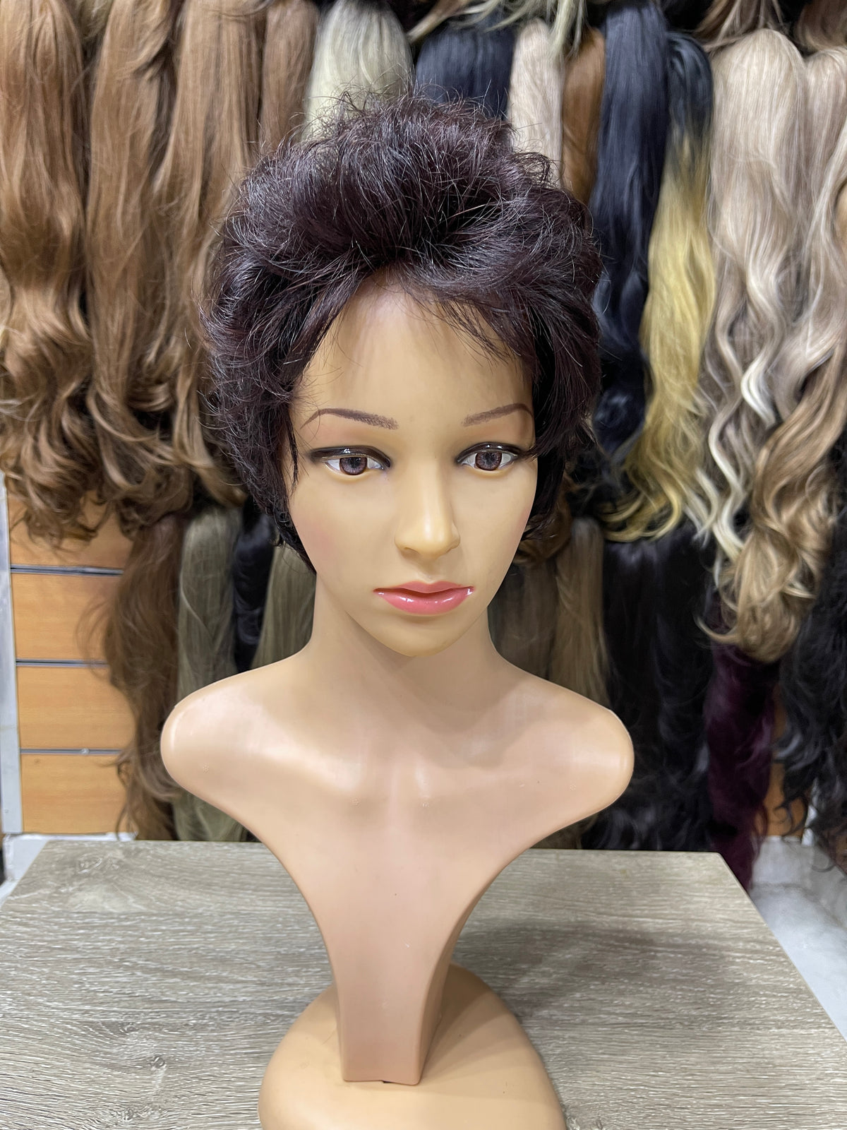 باروكة بوي كات - كيرلي - بني مسود باذنجاني