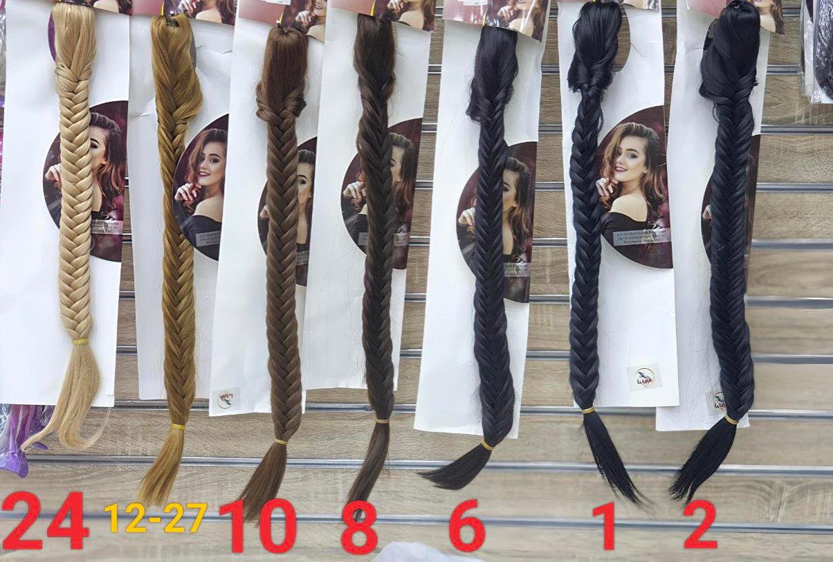 ديل حصان سنبلة مضفرة بتوكة