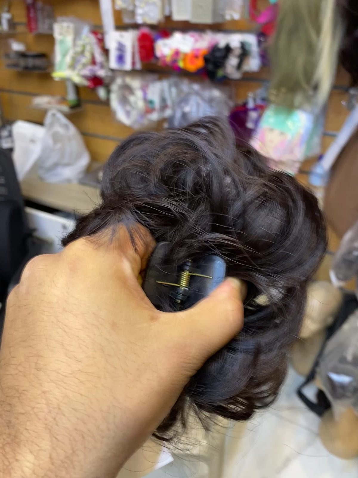فورمة شعر توكة قفاش كبيرة - اسود ترابي مائل للبني المسود
